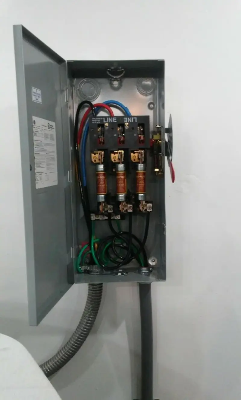 Three-phase disconnect switch installed for Smoke Detector Installation in Bay Point